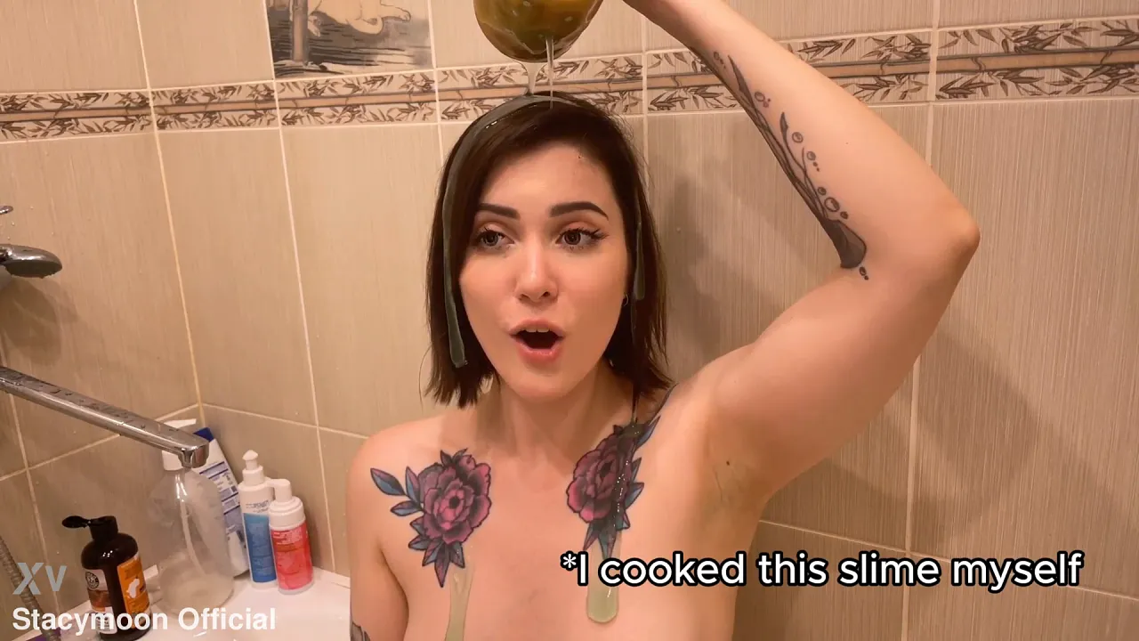 Amateur brunette Stacy Moon gorges on slime solo