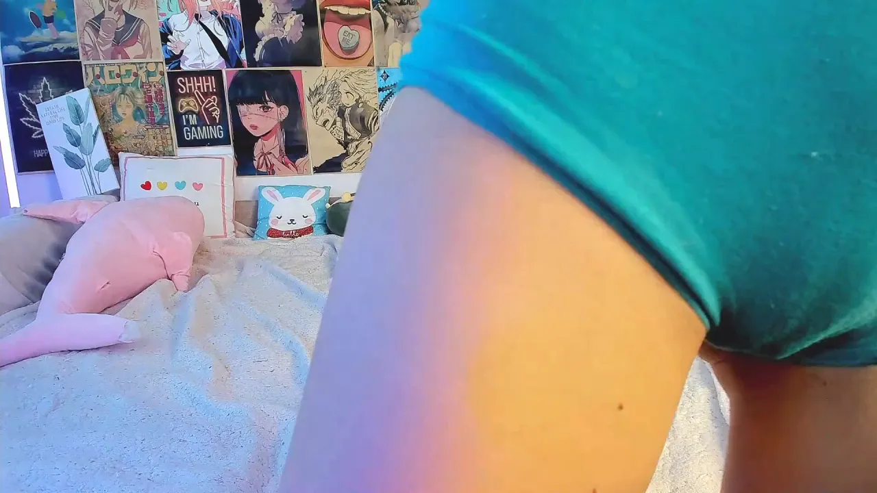 Young solo babe shows off her camel toe and big ass in wet panties