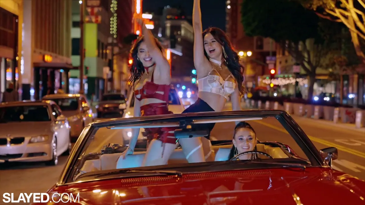 Ariana Marie, Emily Willis and Eliza Ibarra have a petite all-girl threesome