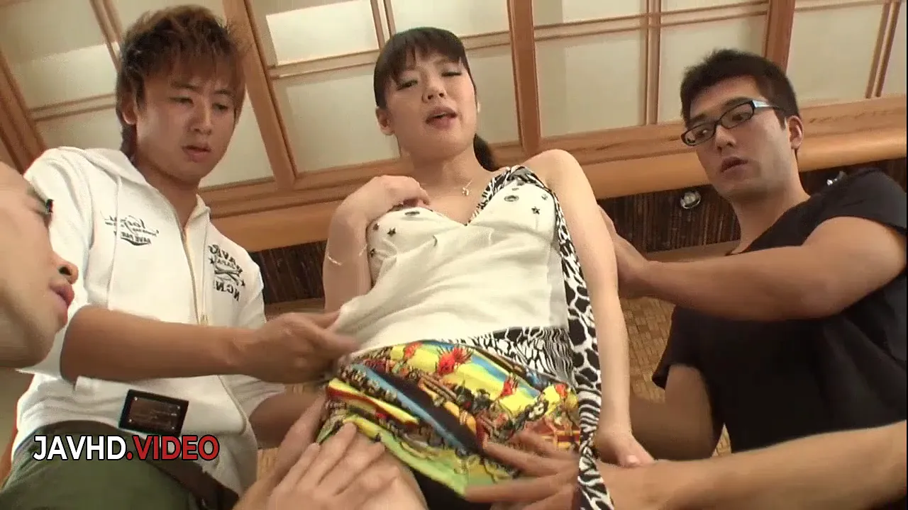 Nao Mizuki masturbates with toys during a threesome