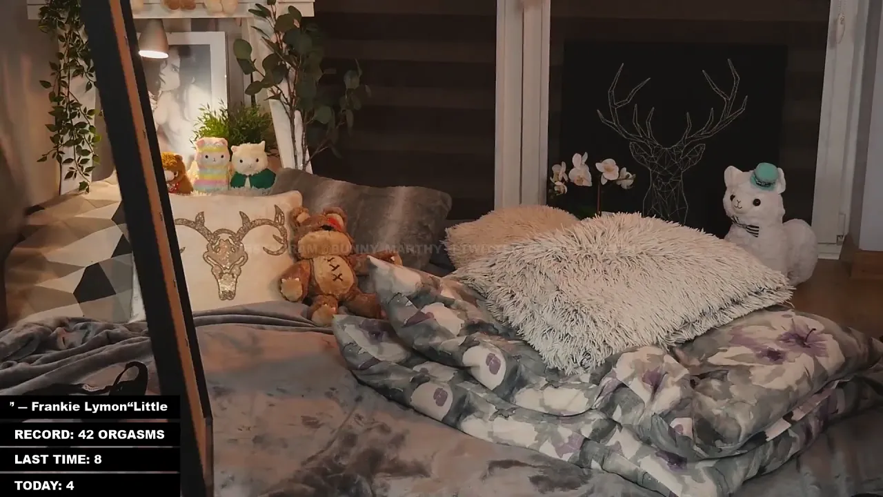 Babe brunette female orgasm video