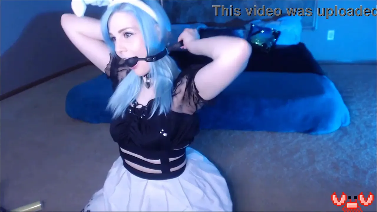 Gagged and plugged alt bunny girl twerks and masturbates