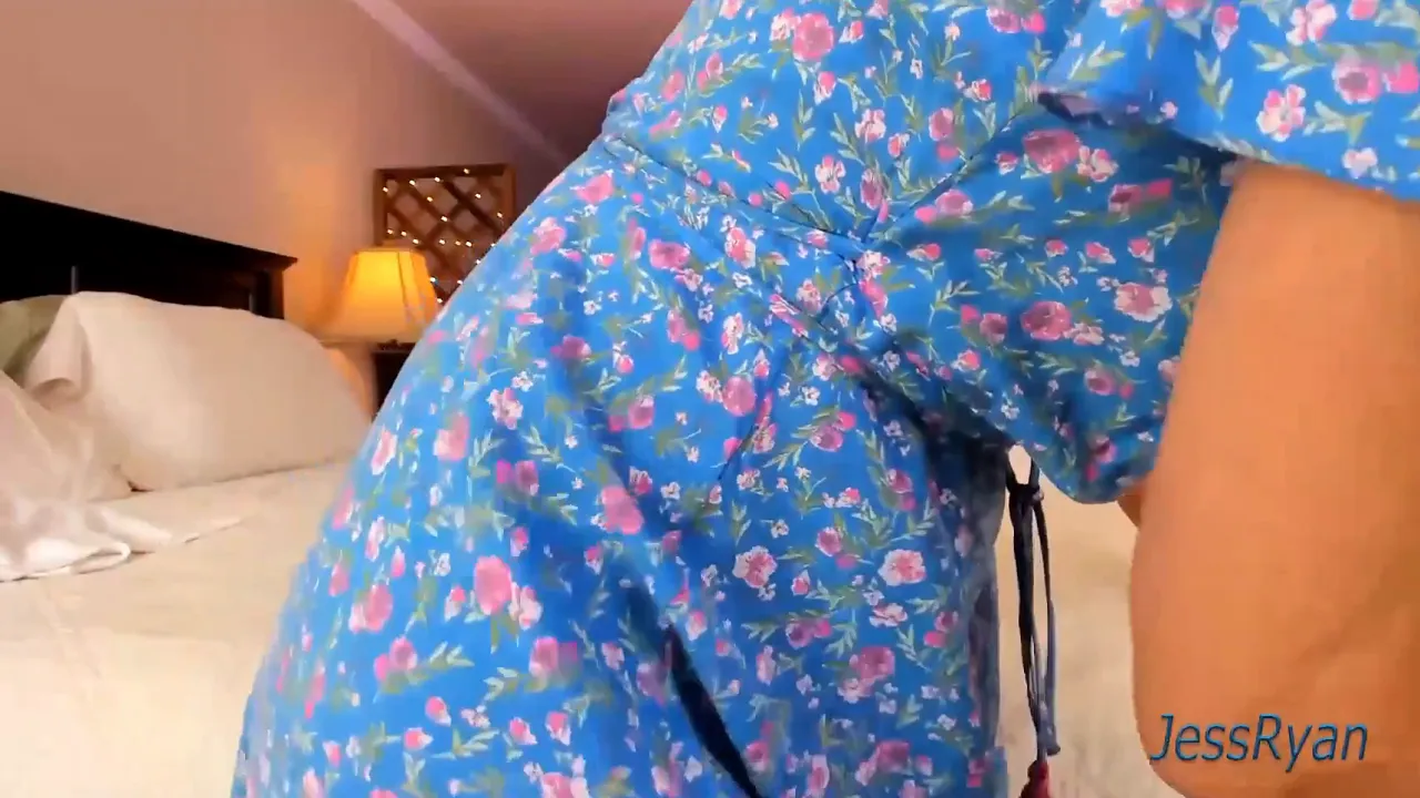 Leggy MILF Jess Ryan teases with her big boobs and fingers her tight peach in a solo