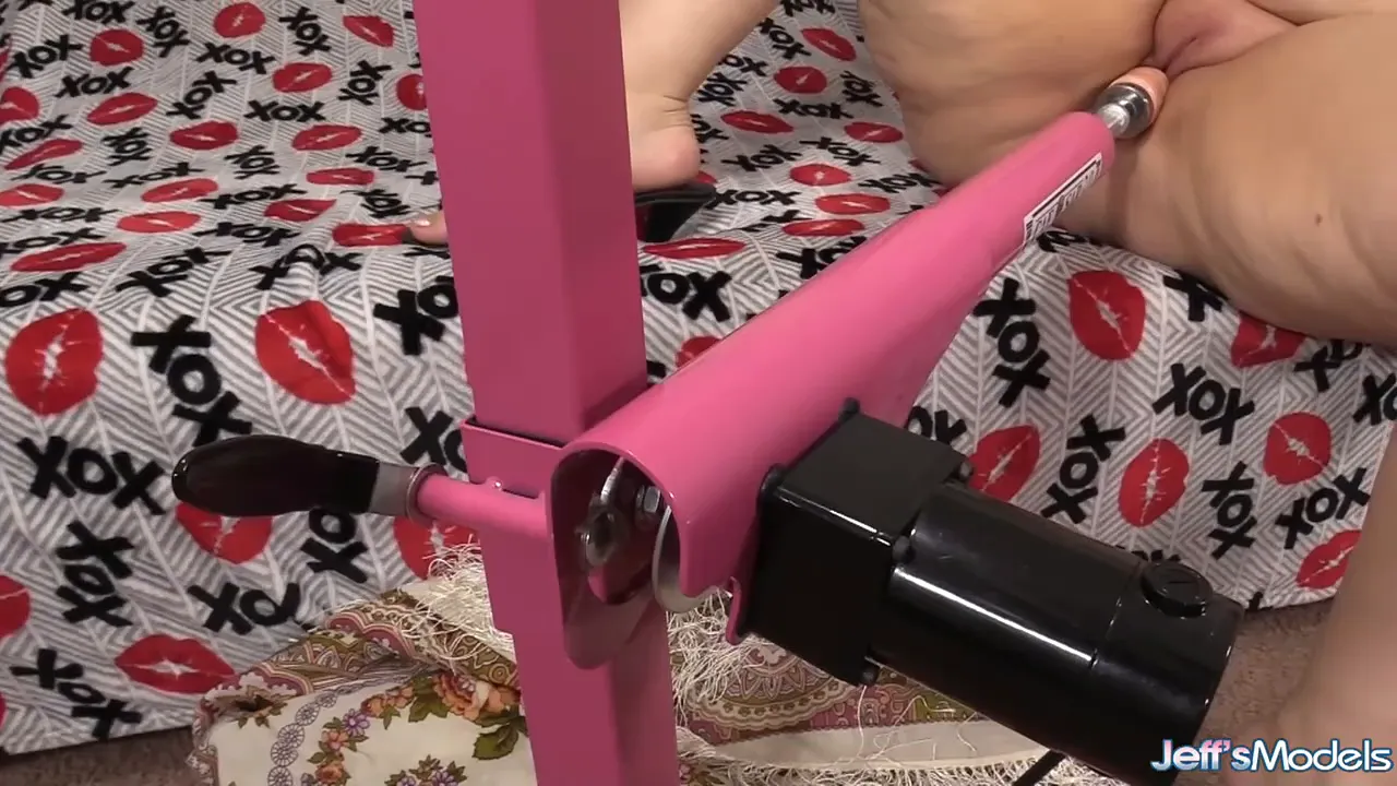 BBW solo masturbation with a sex machine on her big ass