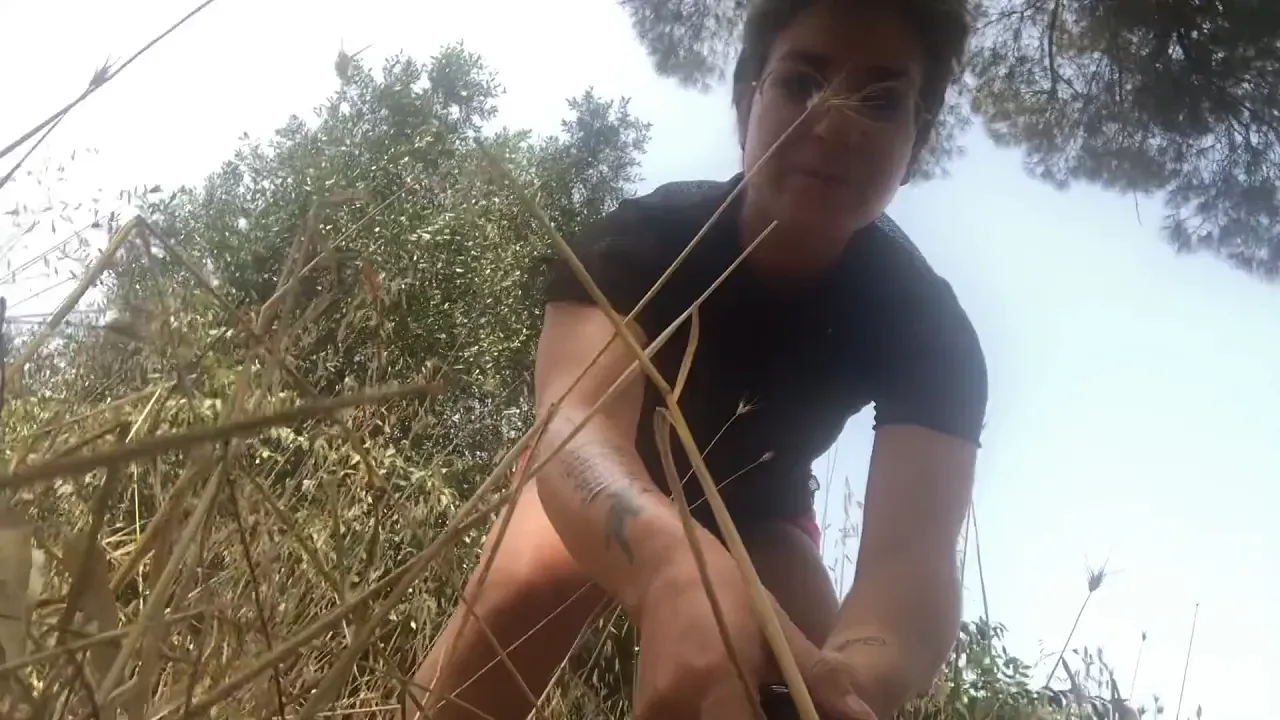 Alice Pagani masturbates in public