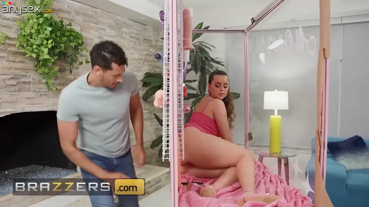 Premium PAWG Jessie Rogers rides BBC and takes anal toys