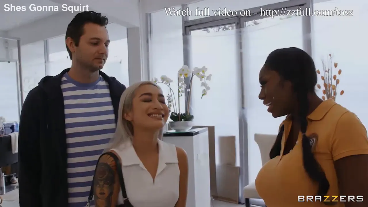 Asian and blonde twerk together at the salon before lesbian sex