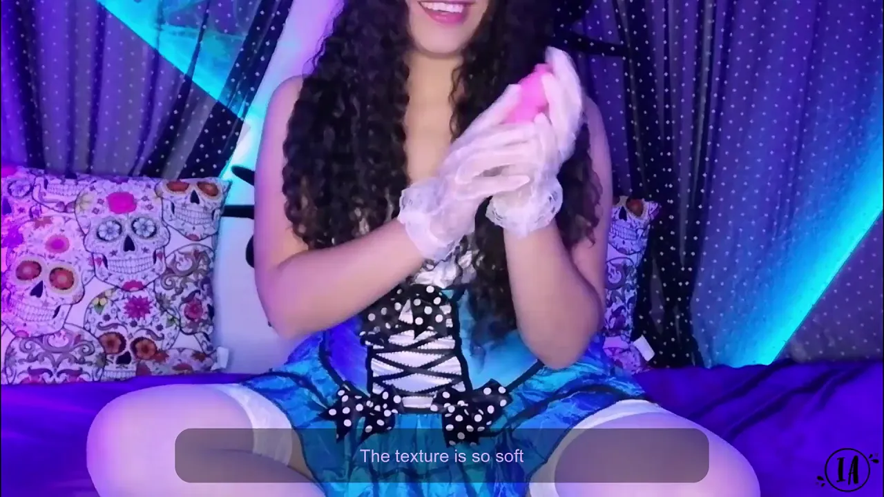 Agatha Dolly masturbates and squirts in her Mexican home