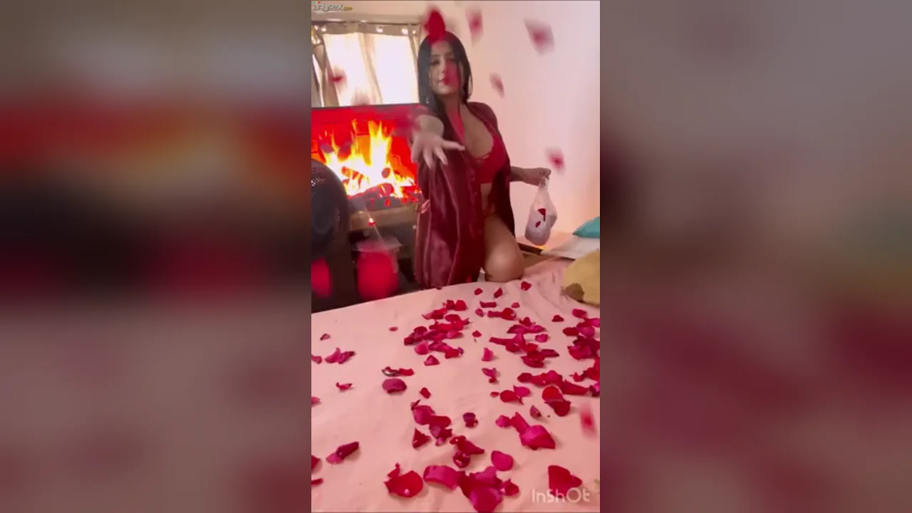 Latina GF prepared romantic surprise for her boyfriend on Valentines Day