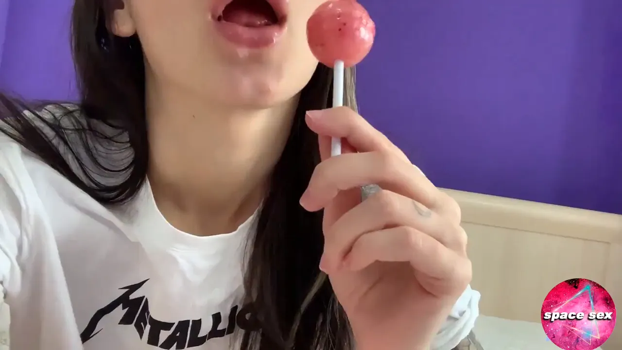 Spacesex plays solo with a cucumber for her wet pussy