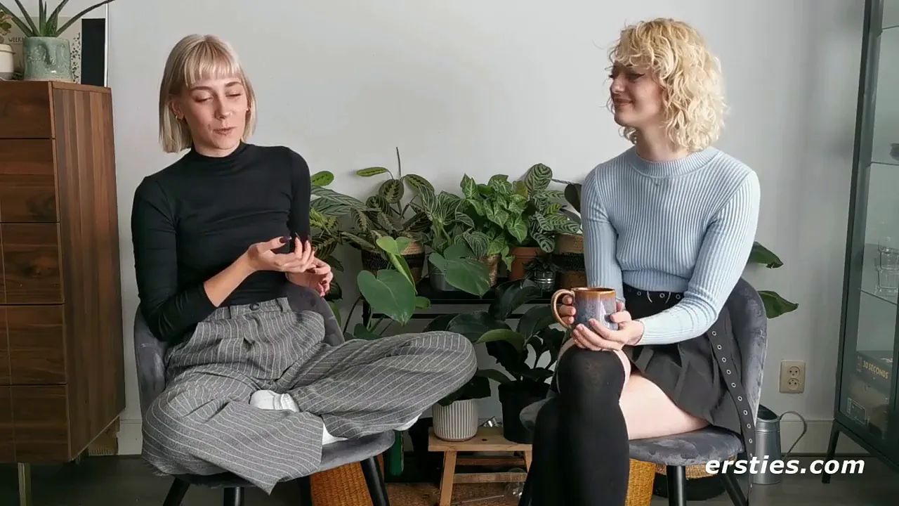 Blonde's first time with another woman