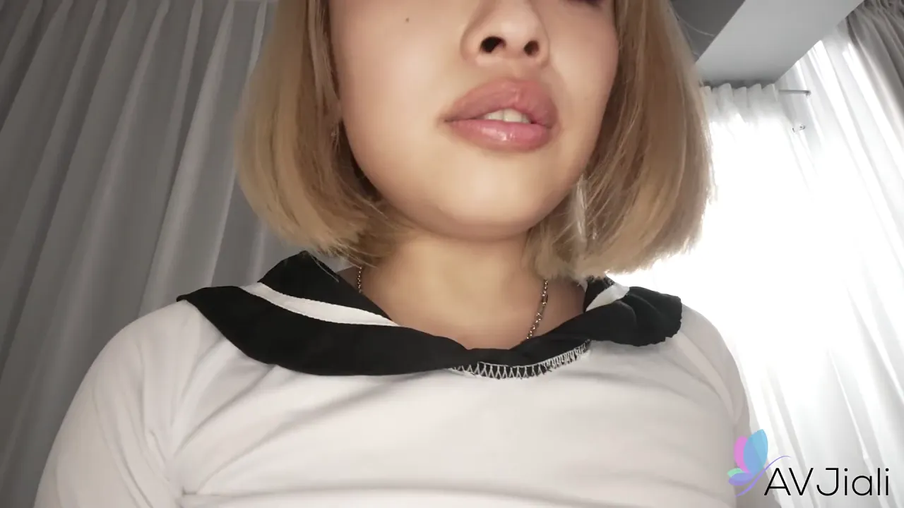 Asian blonde Xiao Bao Zi gets a blowjob and pussy licked before being fucked hard