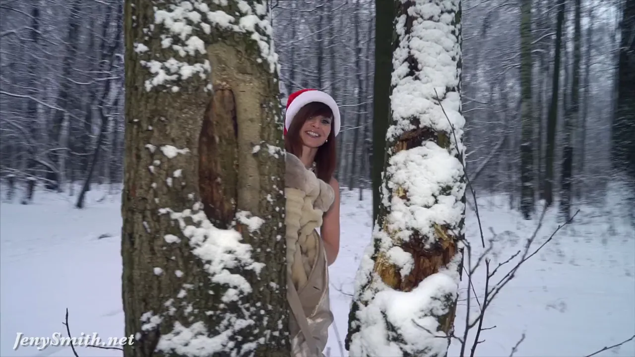 Brunette Jeny Smith masturbates to music while snowfighting in public