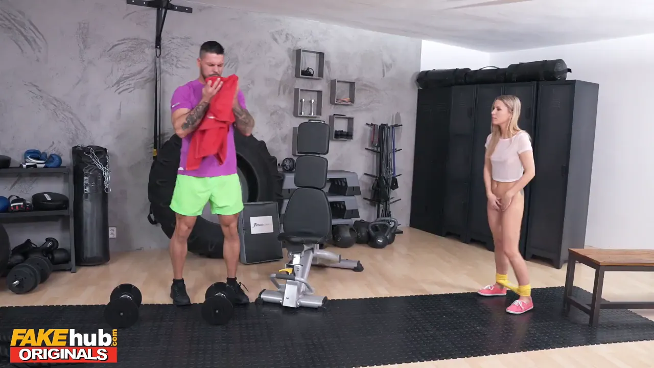 Small-titted young babe squirts on gym bro's towel and gets creampie