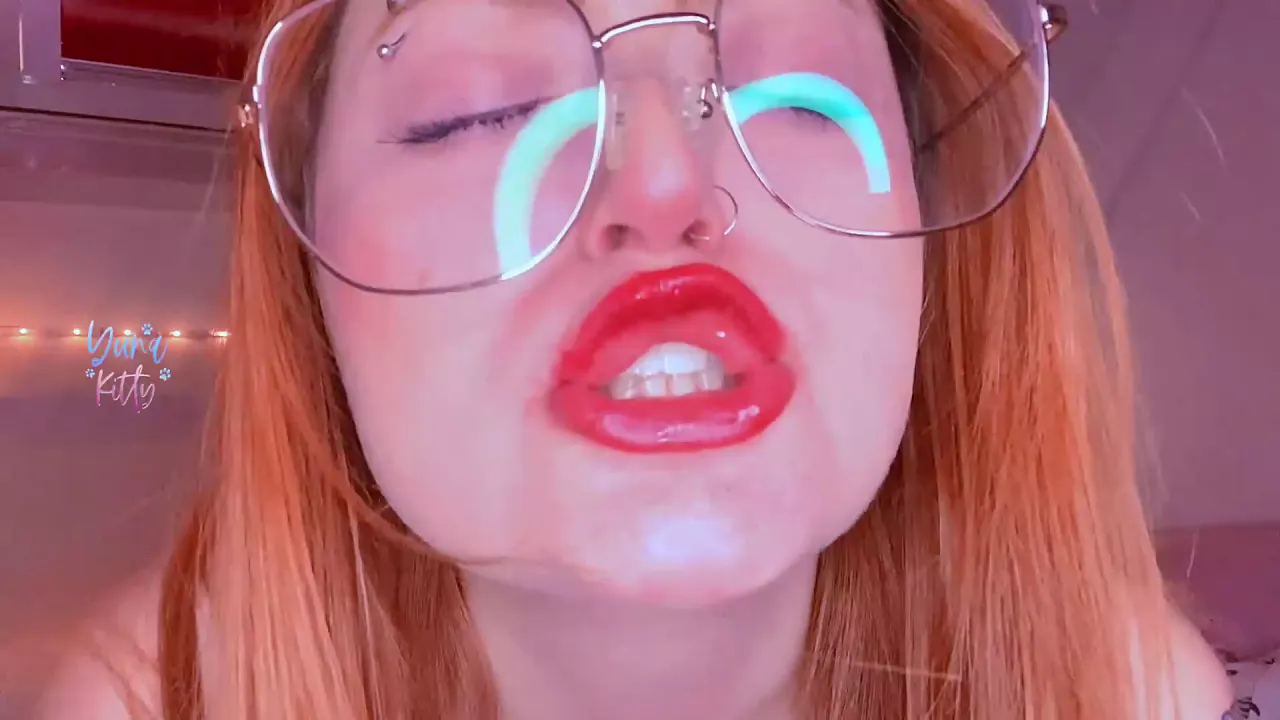 JOI POV – gozando na ruivinha do peitinho perfeito depois da punheta guiada com plug anal yunaktt