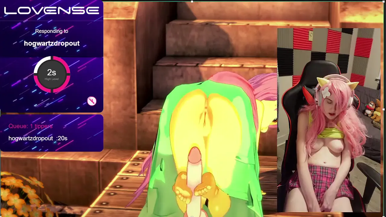 Fluttershy cosplay webcam model masturbates with toys while watching koikatsu animations