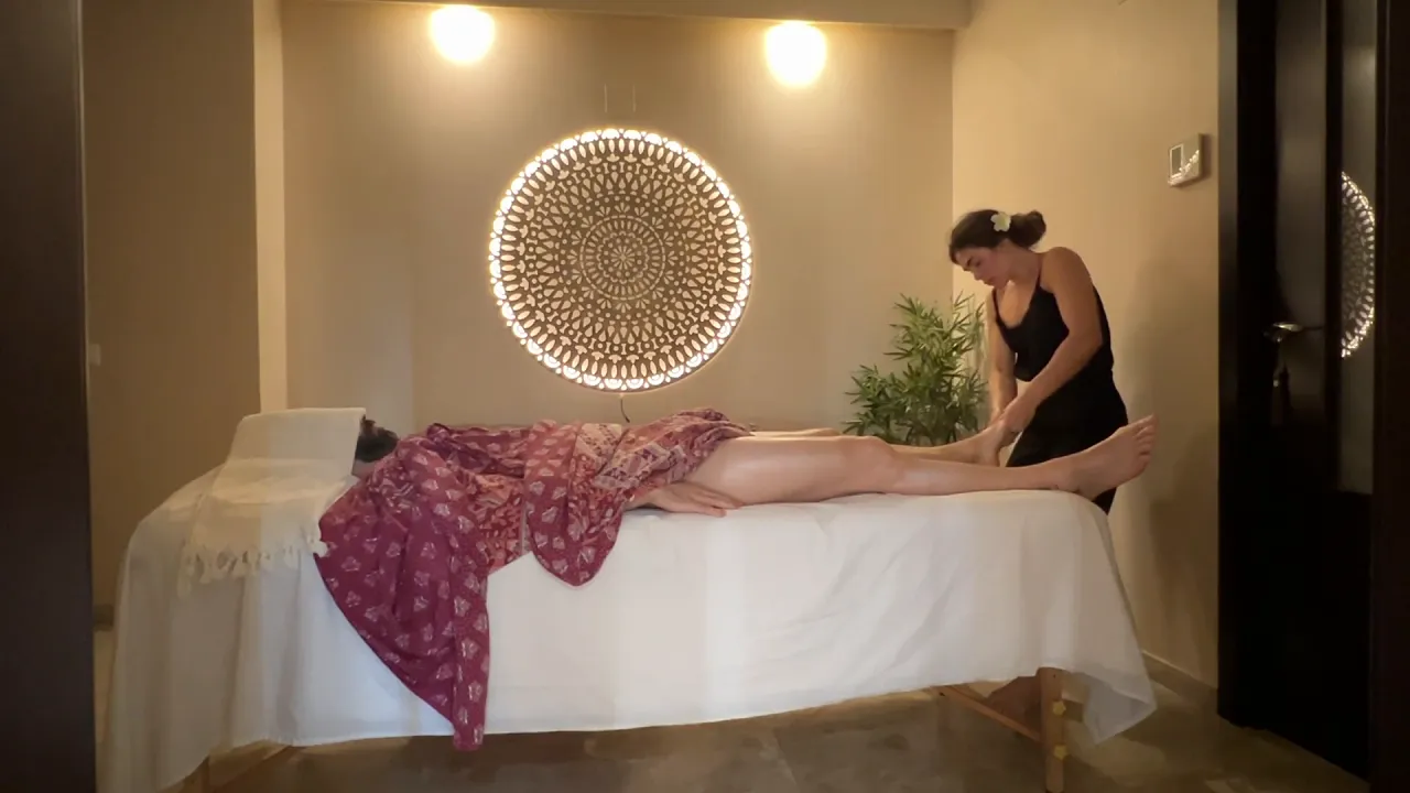 Exclusive webcam reality video of a hot Latina giving an oil massage
