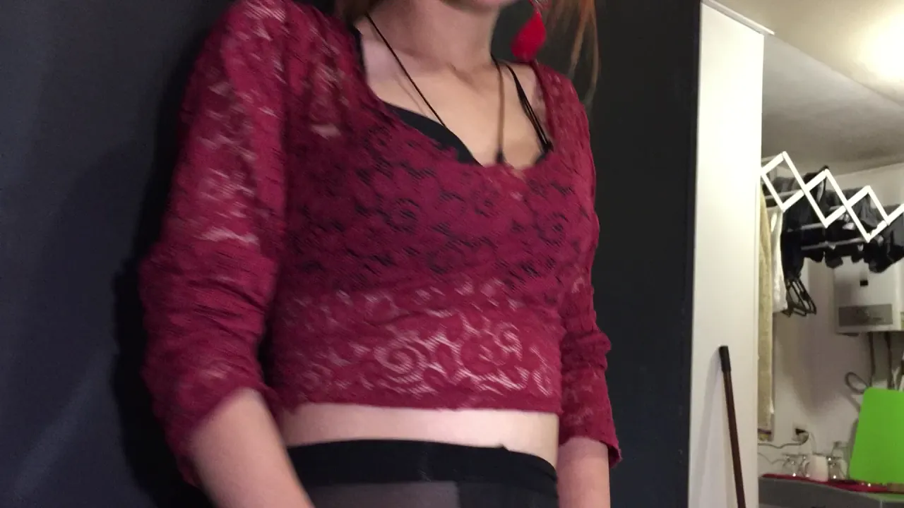 Solo Latina Valentina Castiblanco teases in red heels before webcam shoot