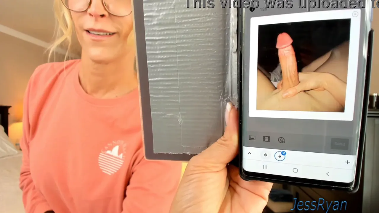 Blonde MILF Jess Ryan rates big cocks live on cam