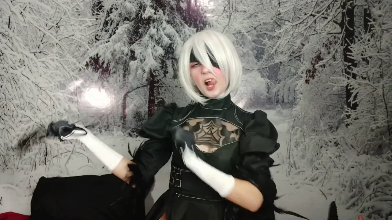 NieR Automata: Games with a whip