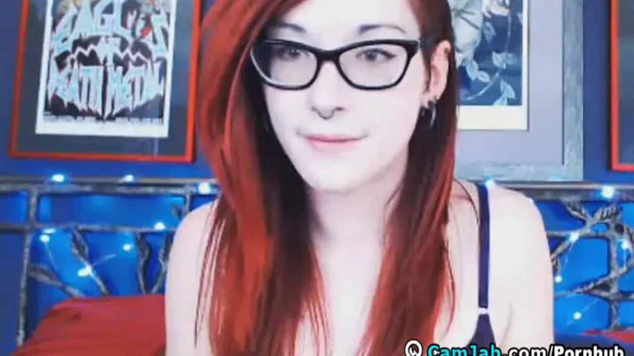 18 25 babe solo female video