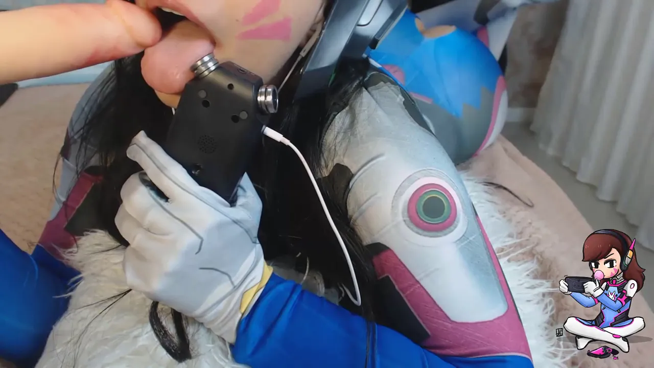 Brazilian cosplay cam girl Emanuelly Raquel gives a hot d.va Overwatch blowjob