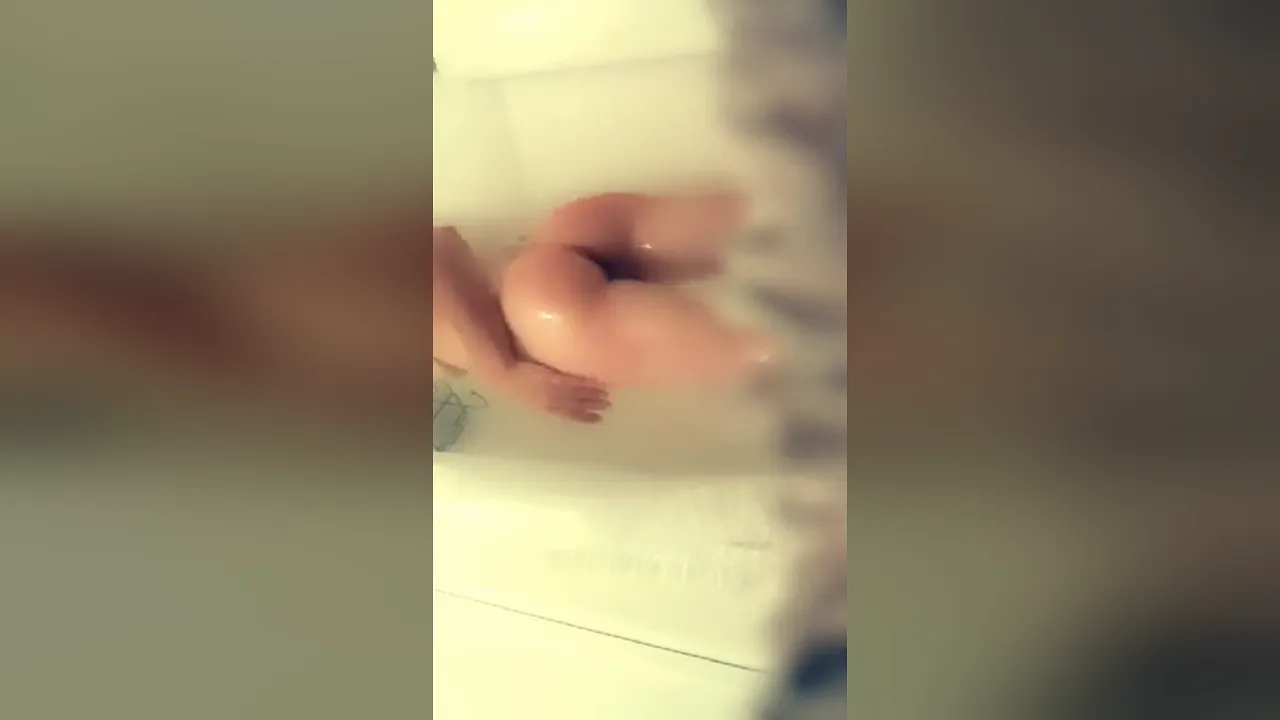 Brunette babe shows off her big ass in solo shower reality webcam video