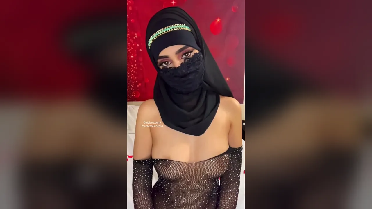 Arab hijabi girl bounces her big tits in solo POV video