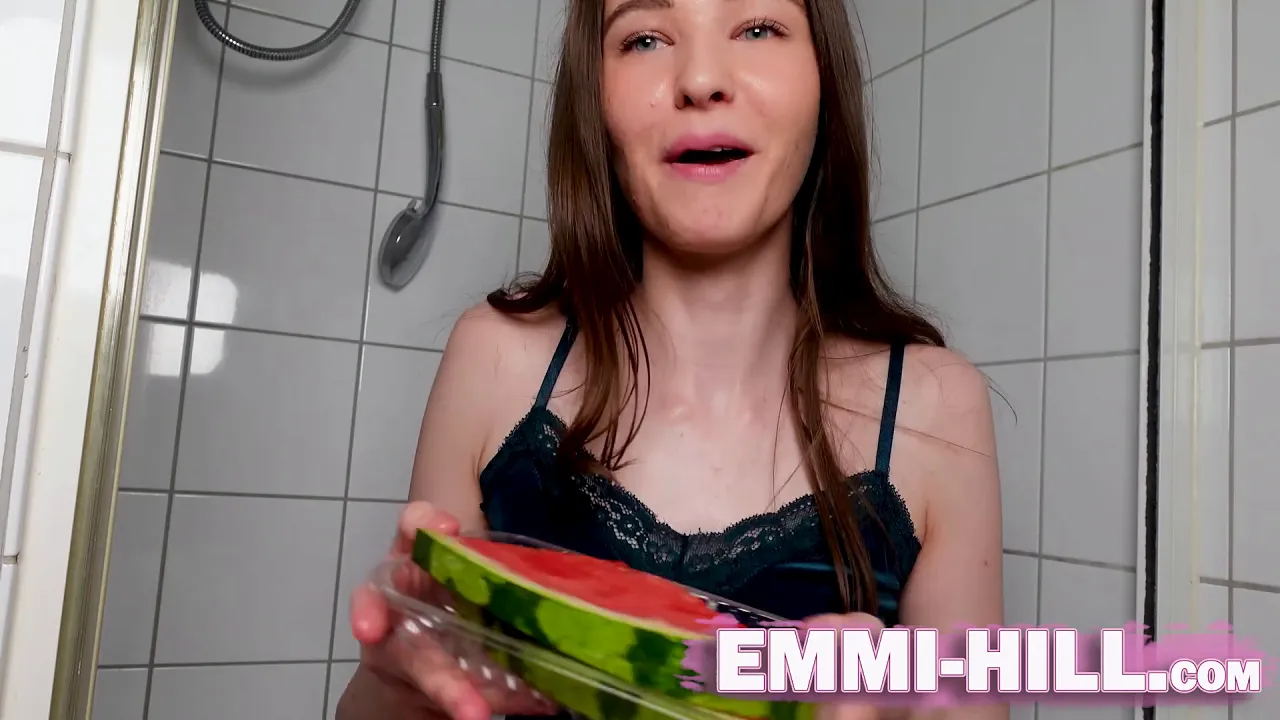 Brunette female orgasm german video