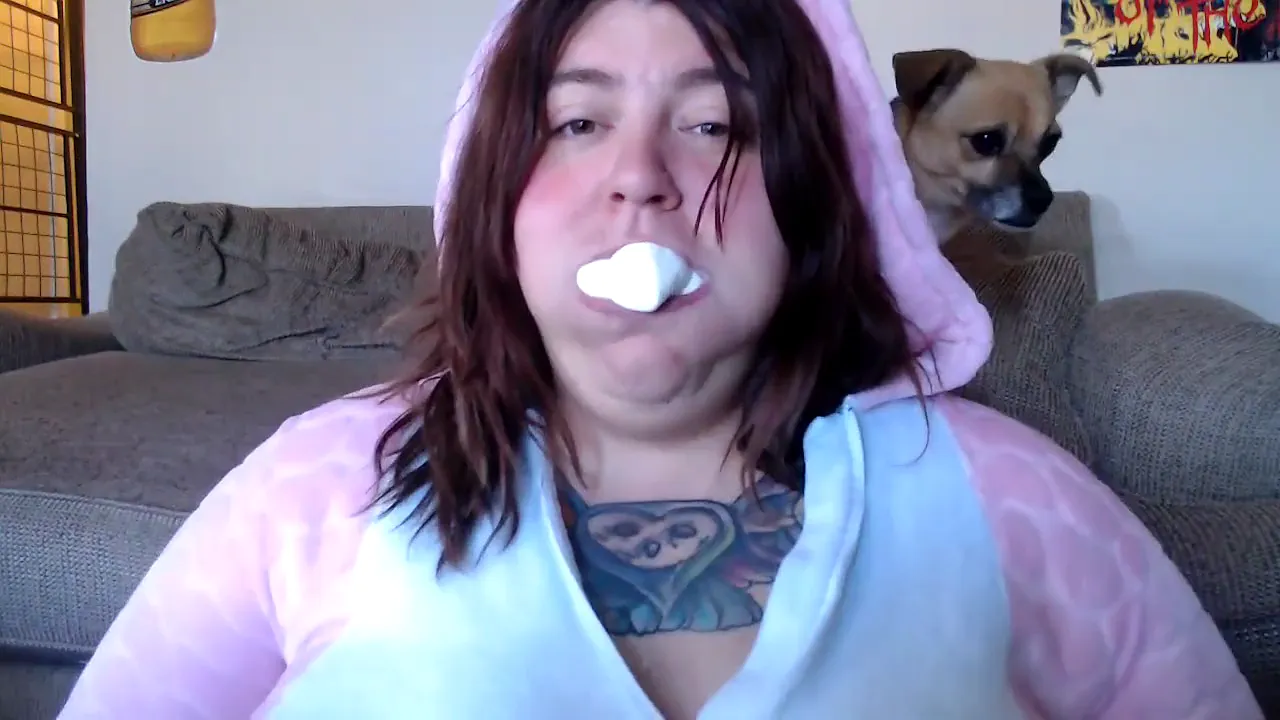 Tattooed brunette BBW shows her big tits on webcam
