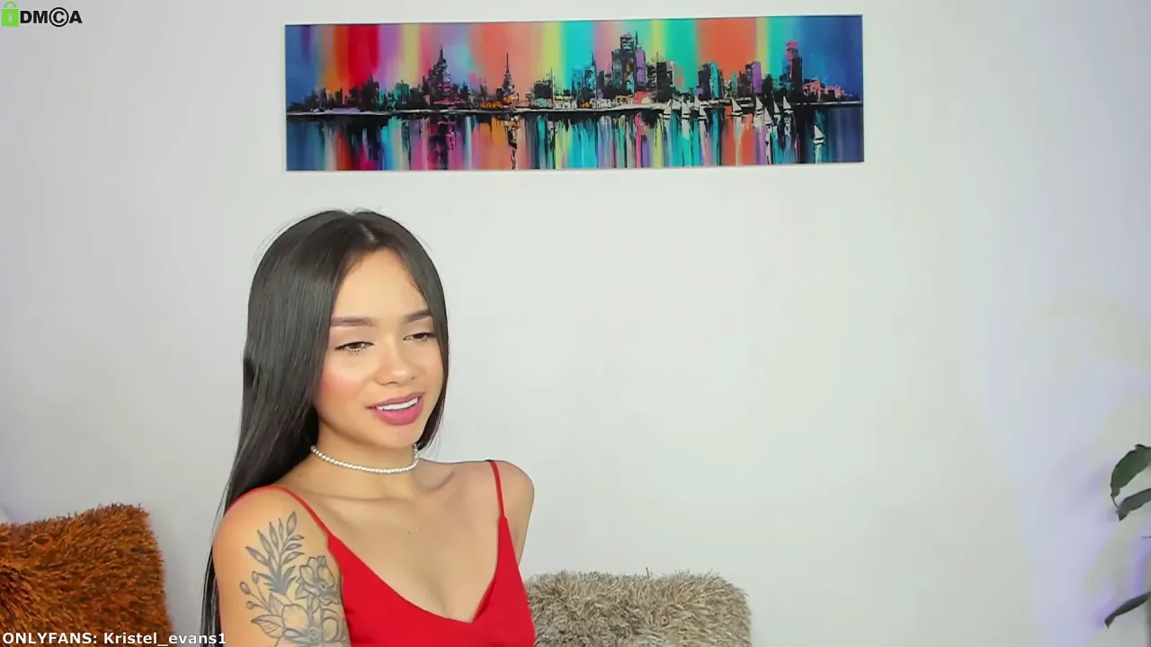 Kristel_jack masturbates and gives a webcam blowjob before anal sex