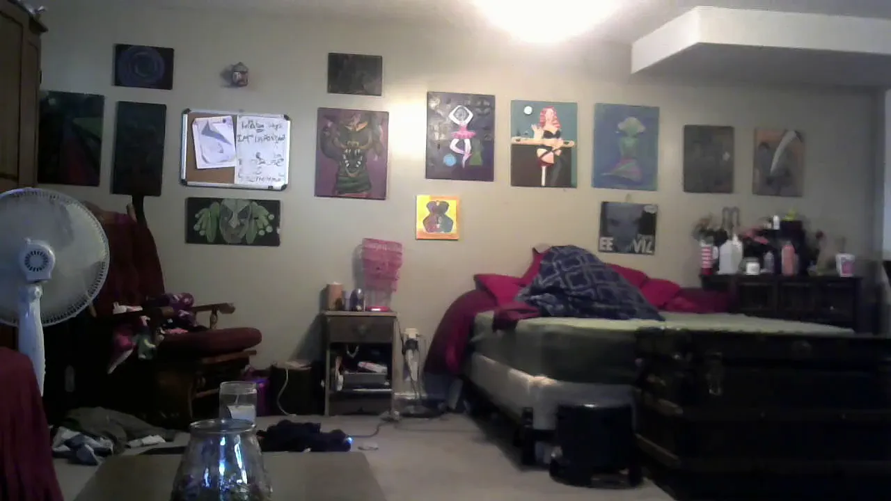 Spying on naked tattooed webcam model Beth in her clean room