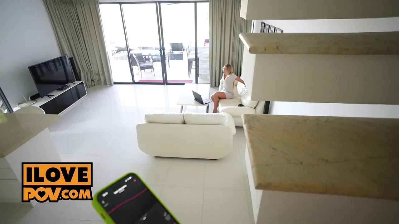 Blonde babe LuxuryMur uses toys to orgasm on camera in POV