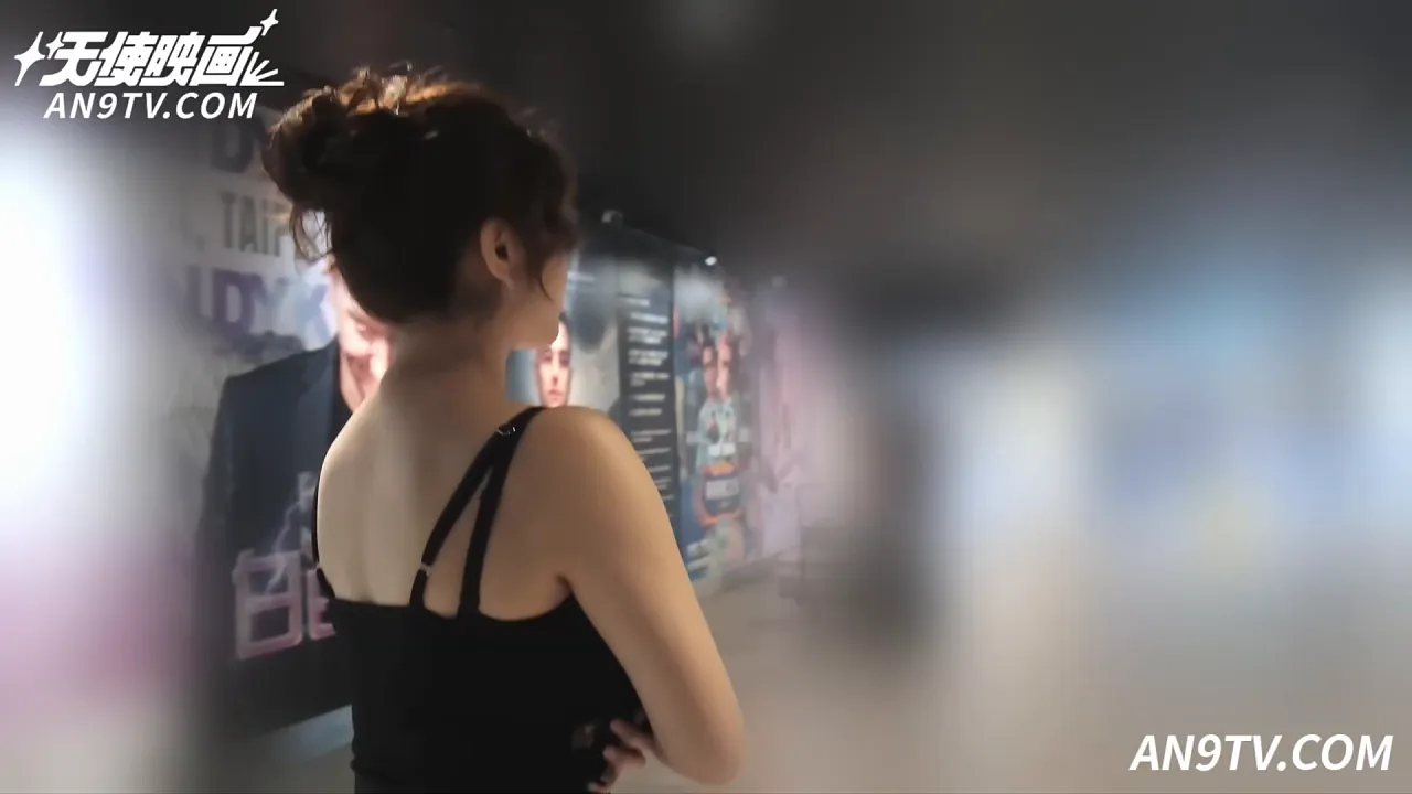 Asian girl with big tits gets cumshot on her chest from a big cock