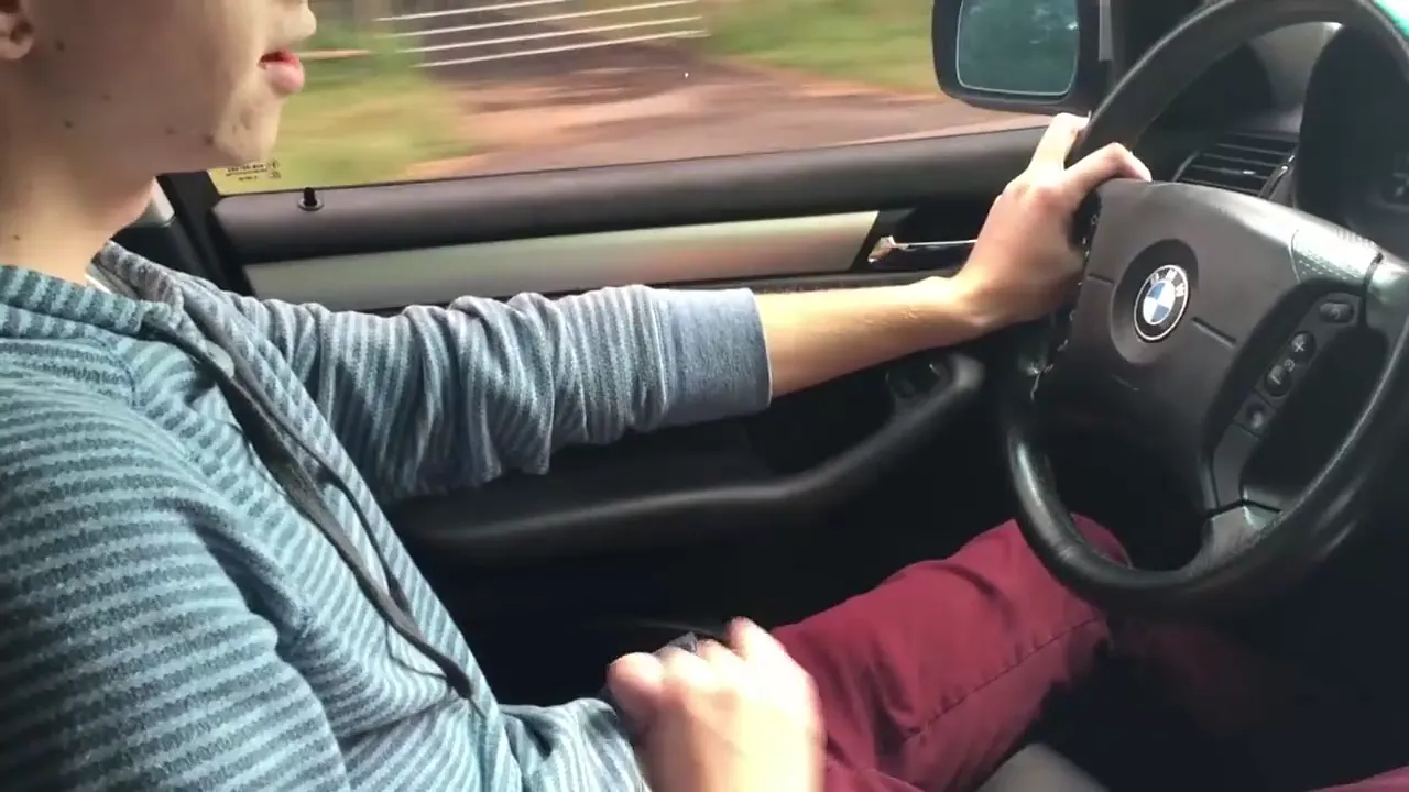 Amateur skinny solo masturbation while driving to Grandma's house