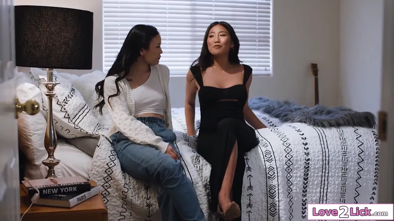 Asian lesbians Jennie Rose and Luluchu make lesbian memories in one's old room