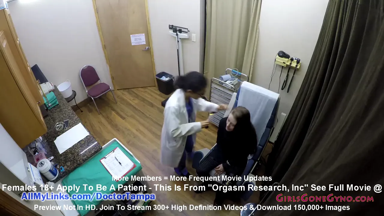 Doctor and nurse study blonde and brunette's intense orgasms