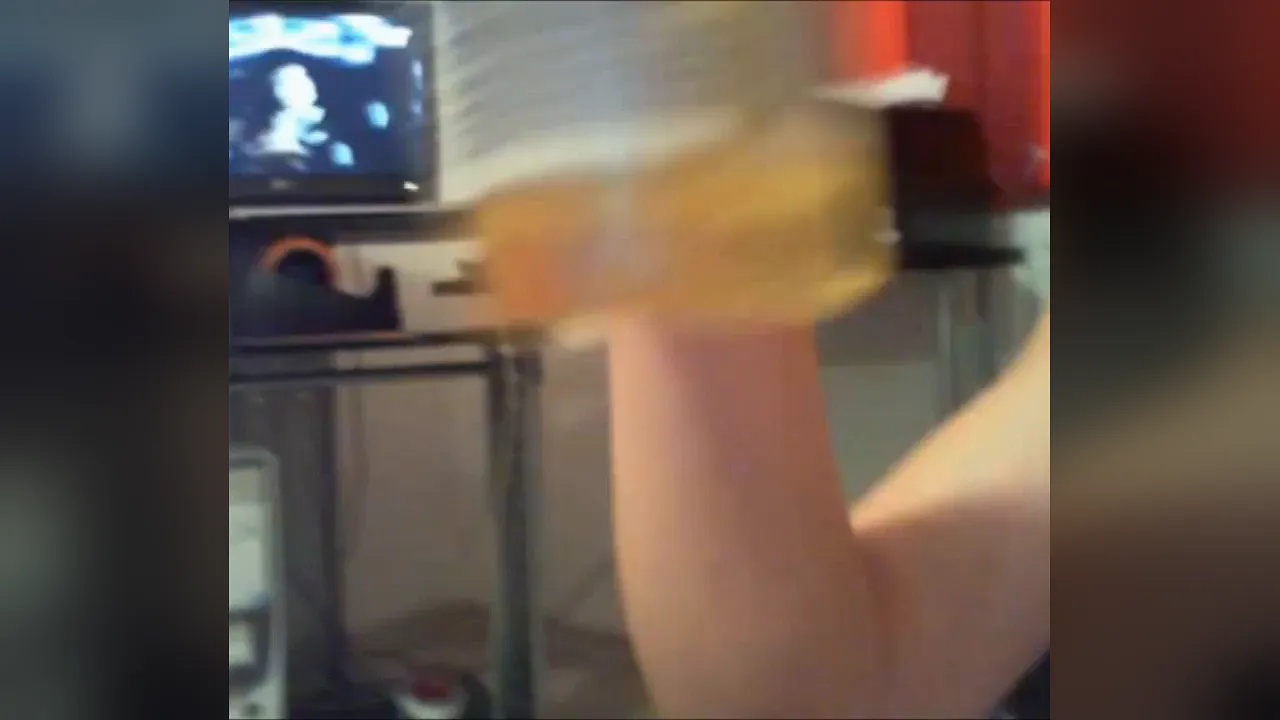 Amateur webcam girl pees live on cam