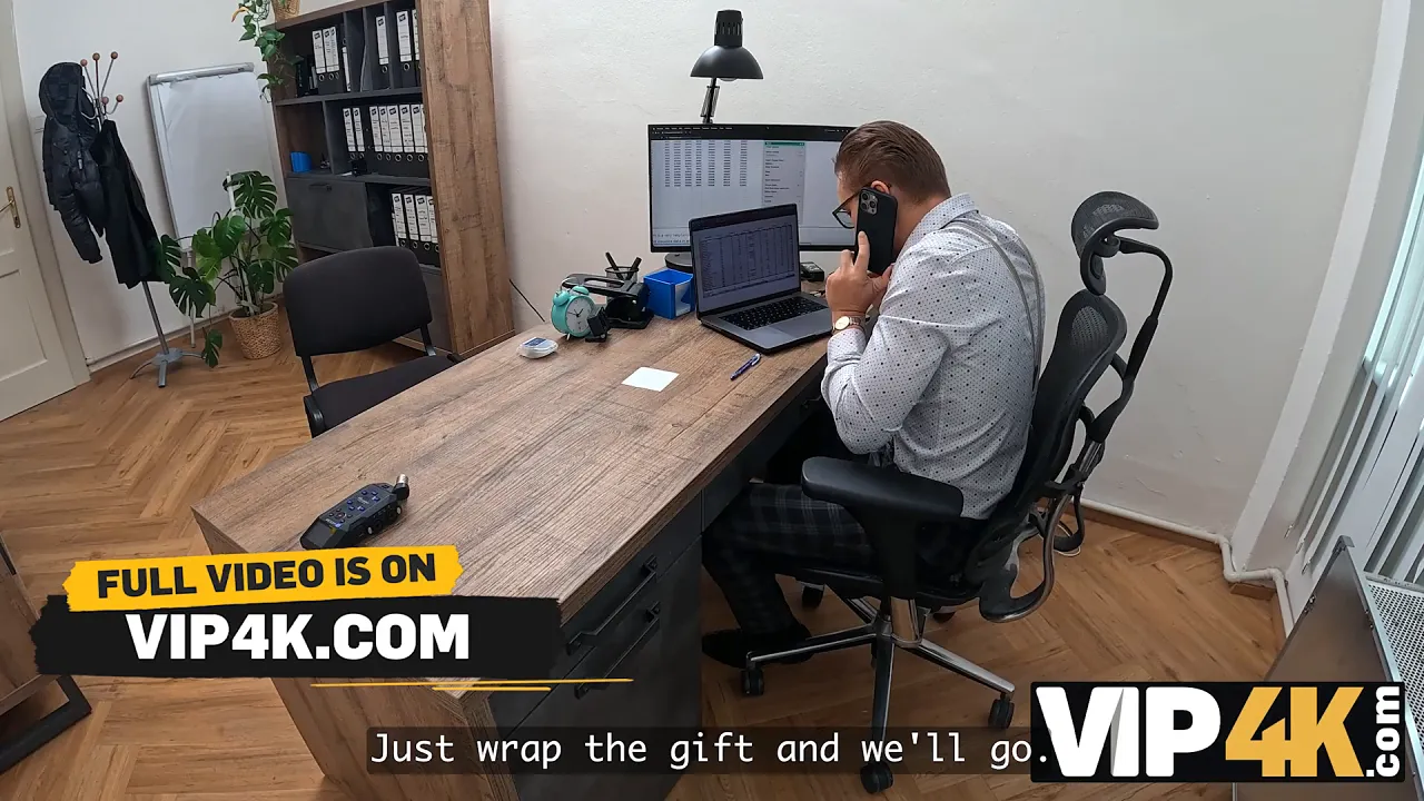 Amazon uses toys on herself before Stanley Johnson fucks her hard