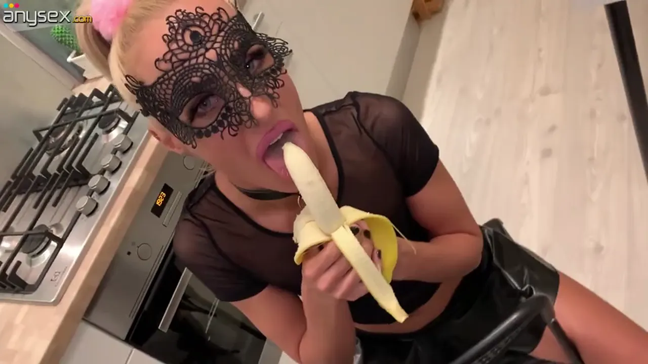 Blonde Saliva Bunny gives messy deepthroat blowjob and gets creampie