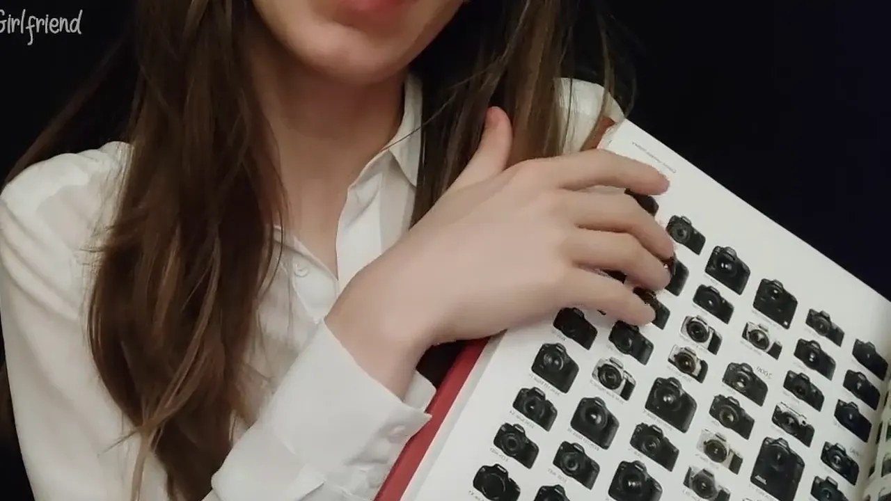 Amateur girl masturbates while pretending to be interviewed in an asmr roleplay