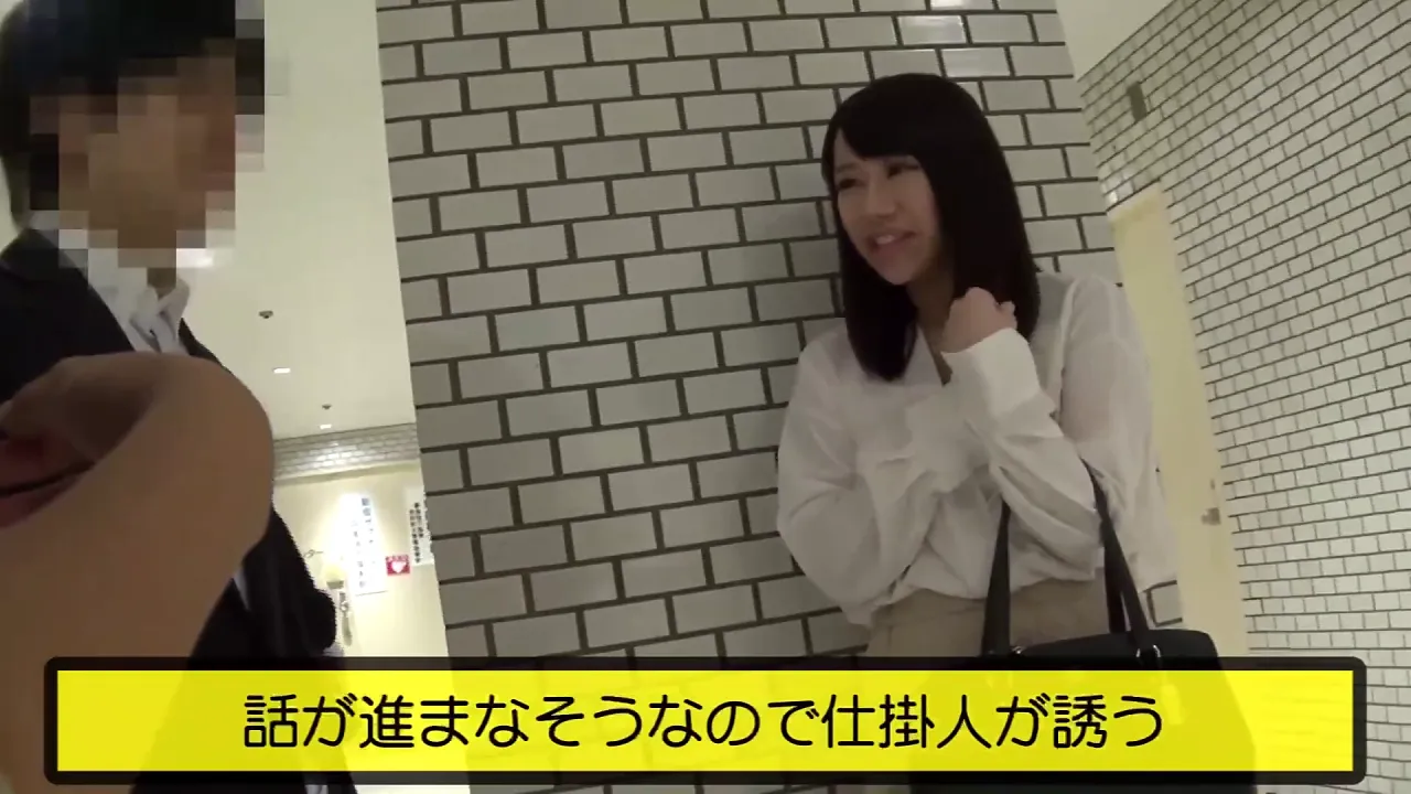 Japanese babe Aisu Kokoa gives handjob and cowgirl sex before creampie