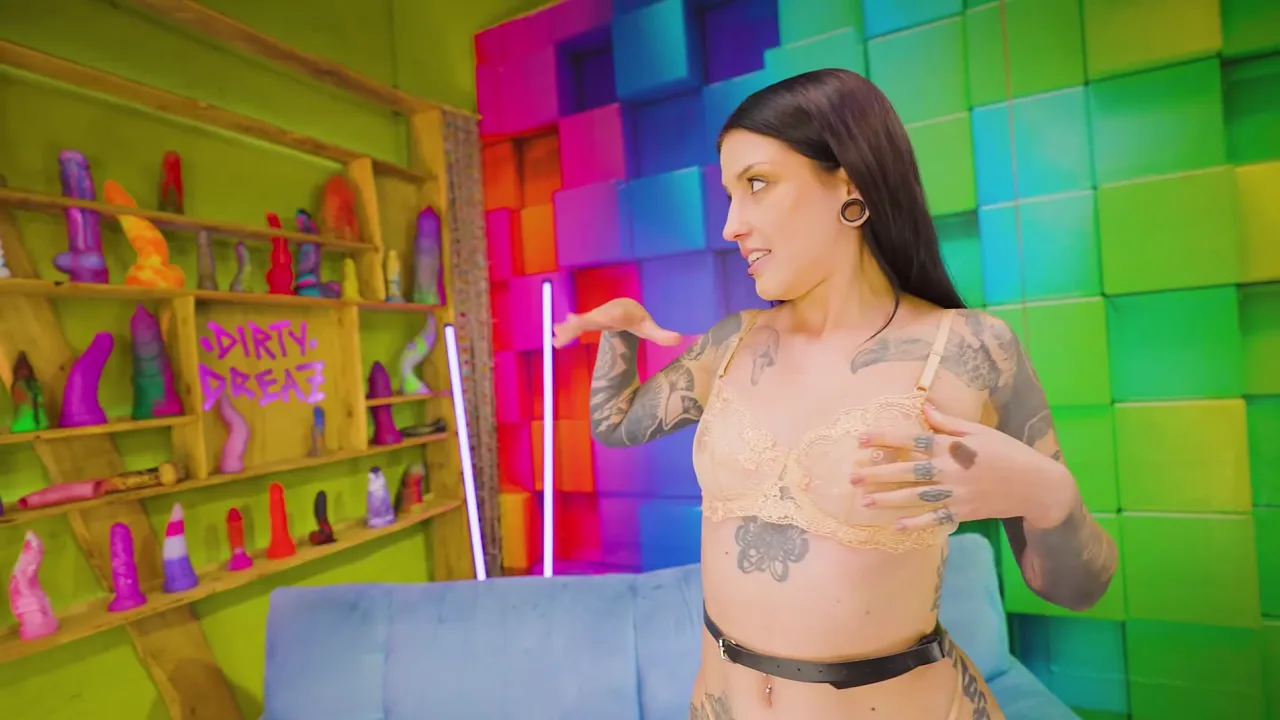 Goth solo masturbation with anal toys
