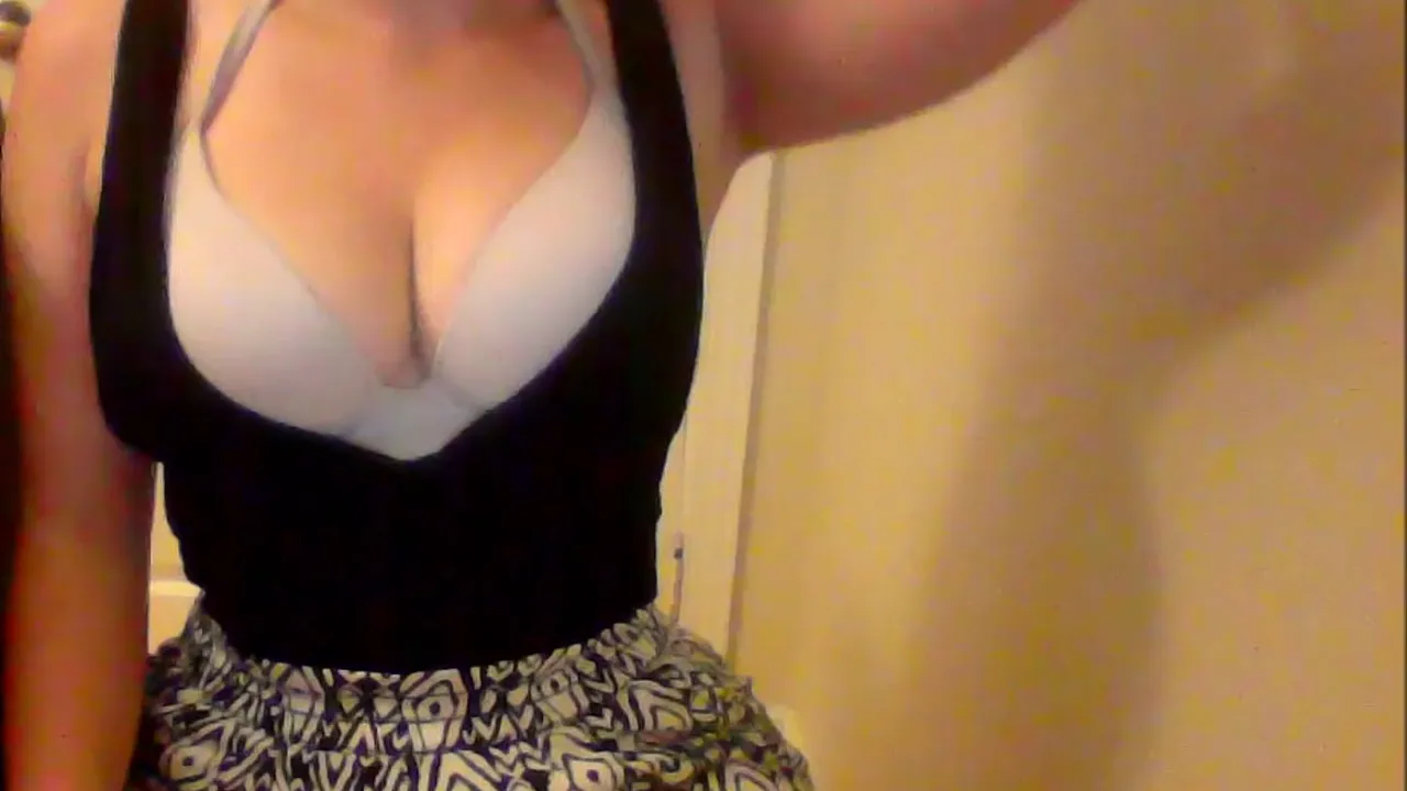 Busty hairdresser does solo roleplay and webcam show