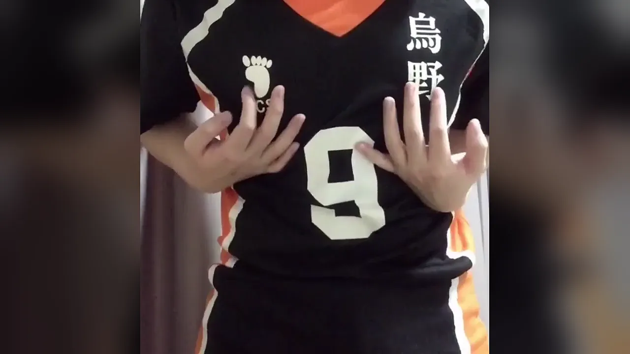 Asian male masturbates to Haikyuu Kageyama cosplay cumshots