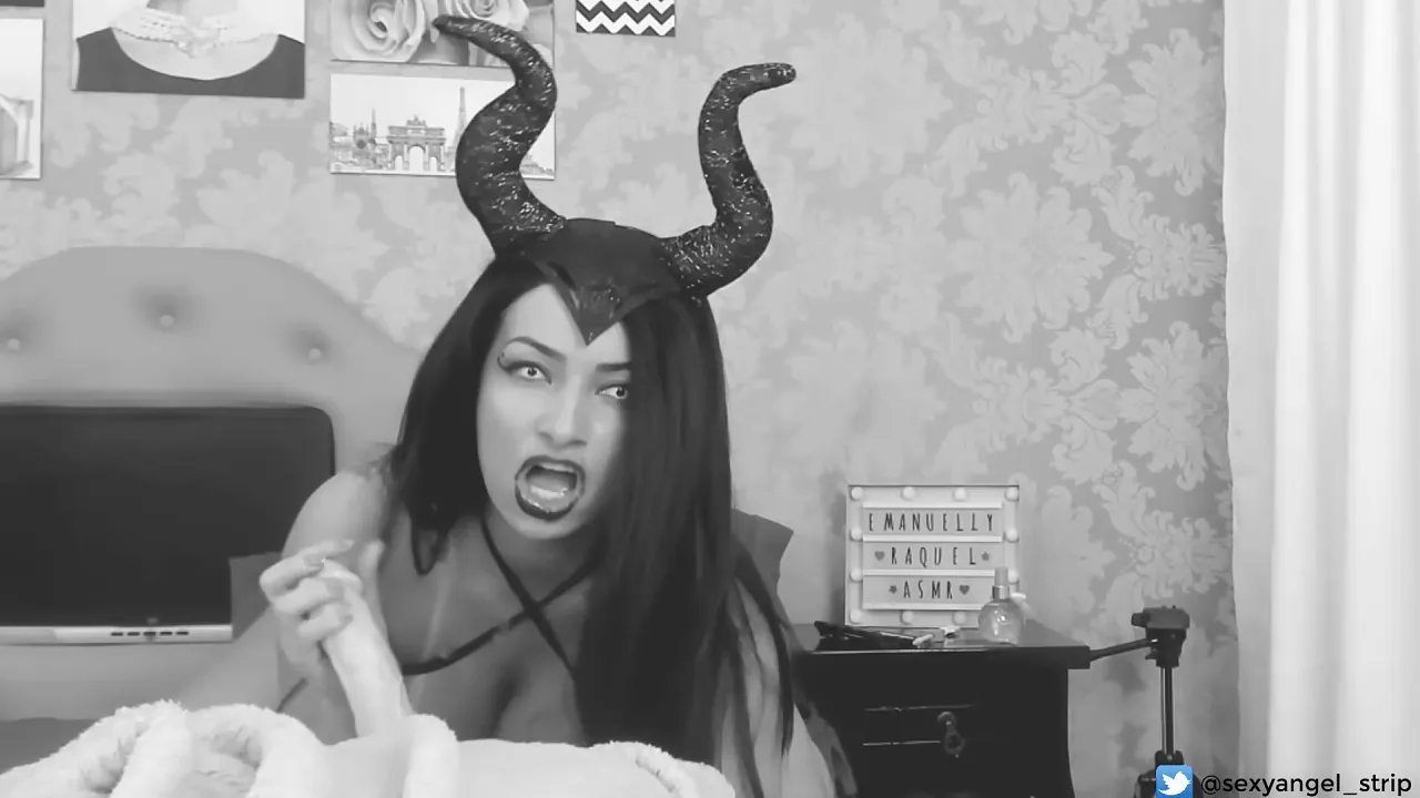 Diabinha Emanuelly Raquel gives a succubus-themed ASMR blowjob with big ass and boobs