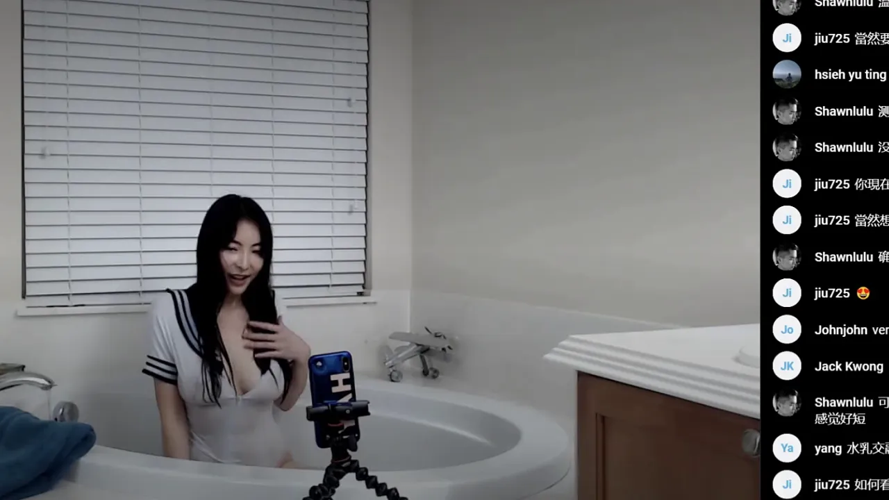 Asian babe Elise TuTu strips naked live on webcam, then showers