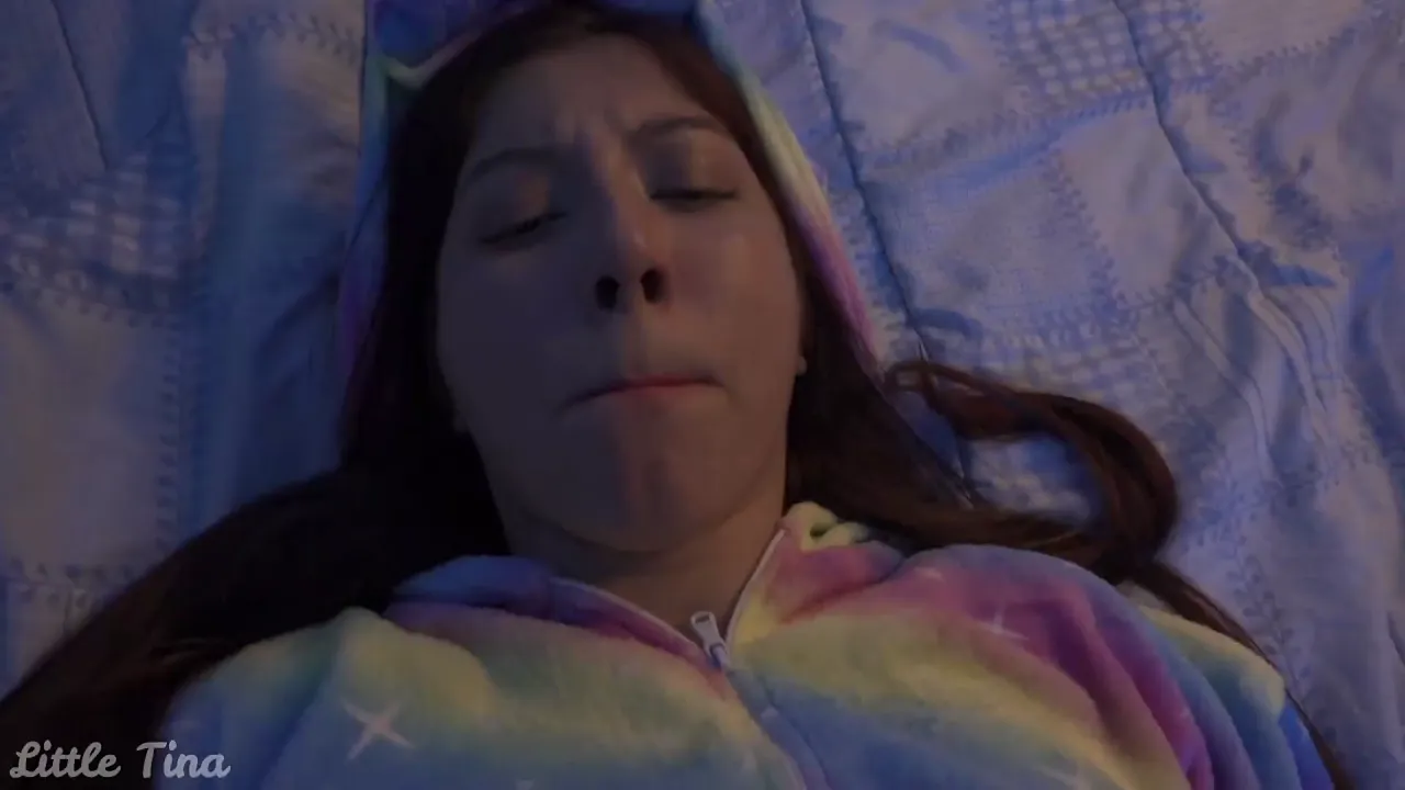 Amateur masturbation 18 year cute girl video