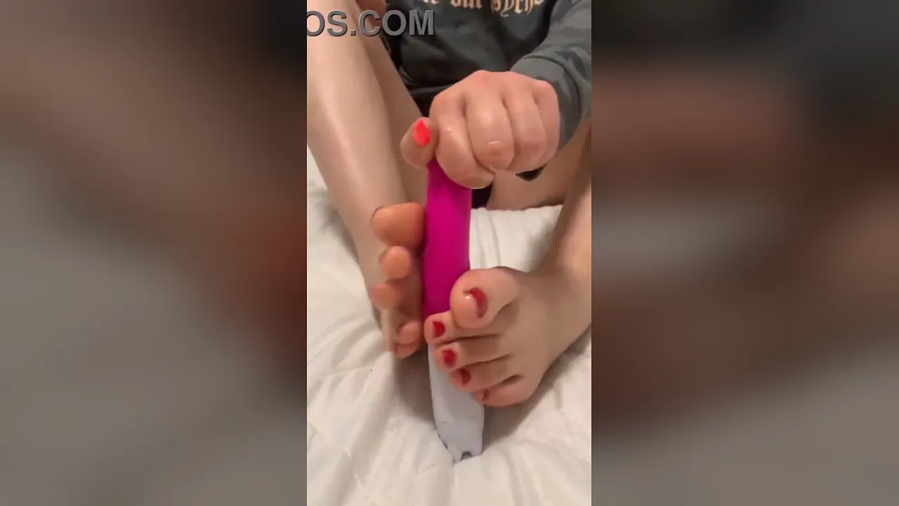 Hungarian babe gives footjob with slippery feet and vibrator