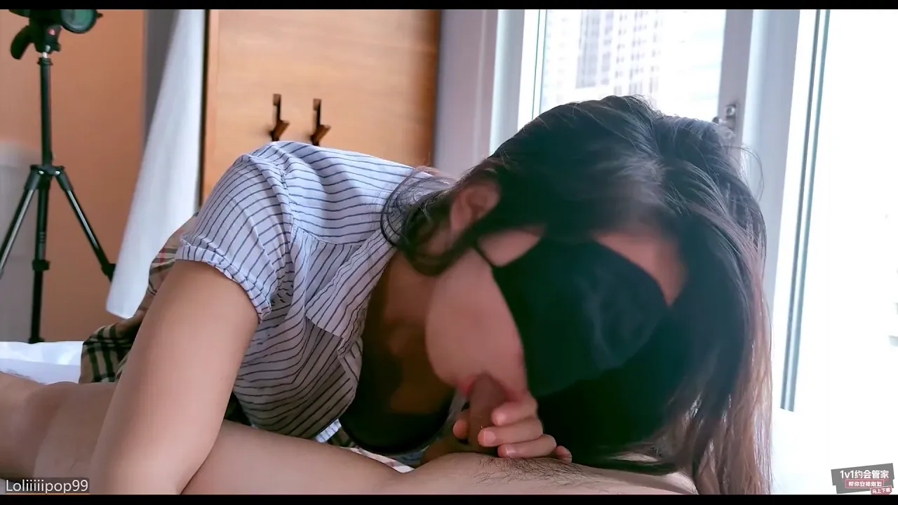 Chinese amateur Loliiiiipop99 strips and has sex in school uniform and lingerie